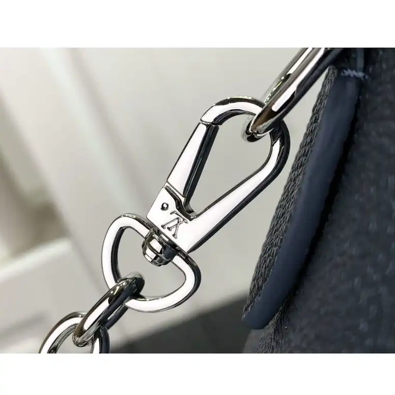 2111FY0059 Bags LV 0504